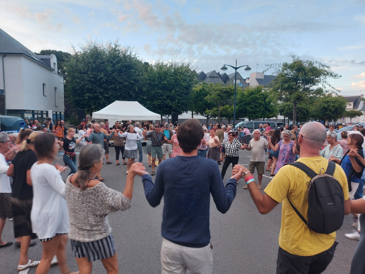 Reprise des danses bretonnes lundi 27 février à 18h00 salle omnisport